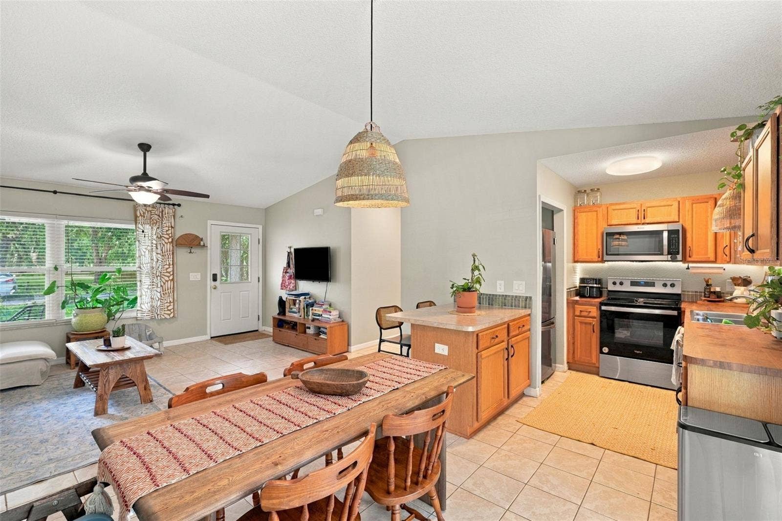 637 PRATT STREET, Deland, FL 32720 637 PRATT STREET, Deland, FL 32720