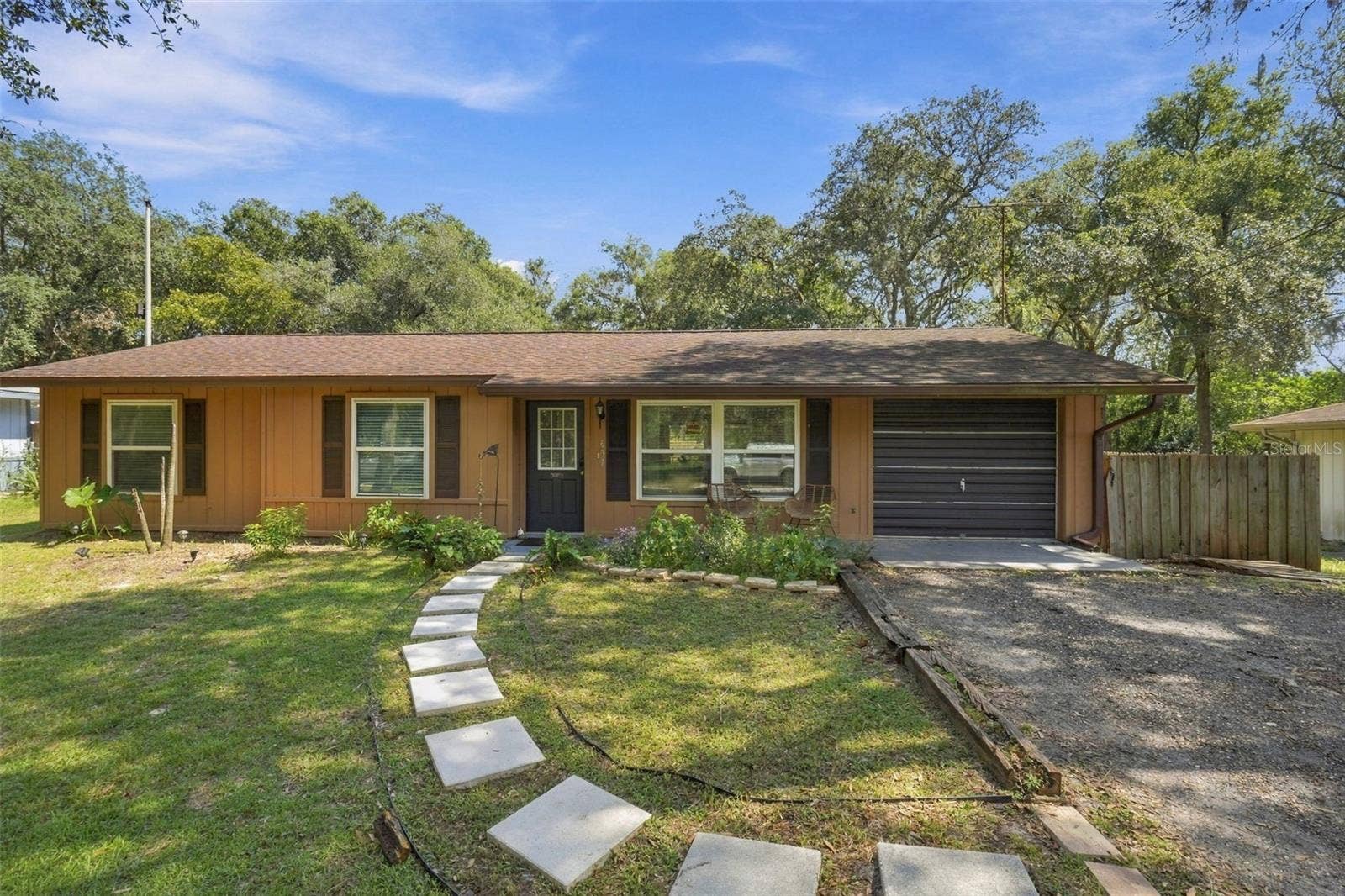 637 PRATT STREET, Deland, FL 32720 637 PRATT STREET, Deland, FL 32720
