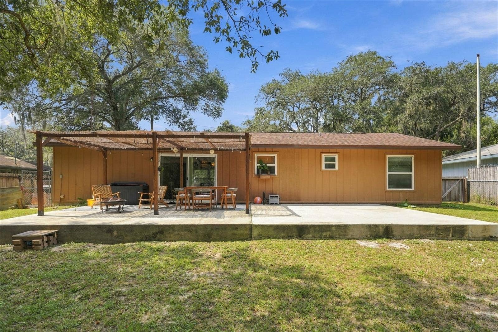 637 PRATT STREET, Deland, FL 32720 637 PRATT STREET, Deland, FL 32720