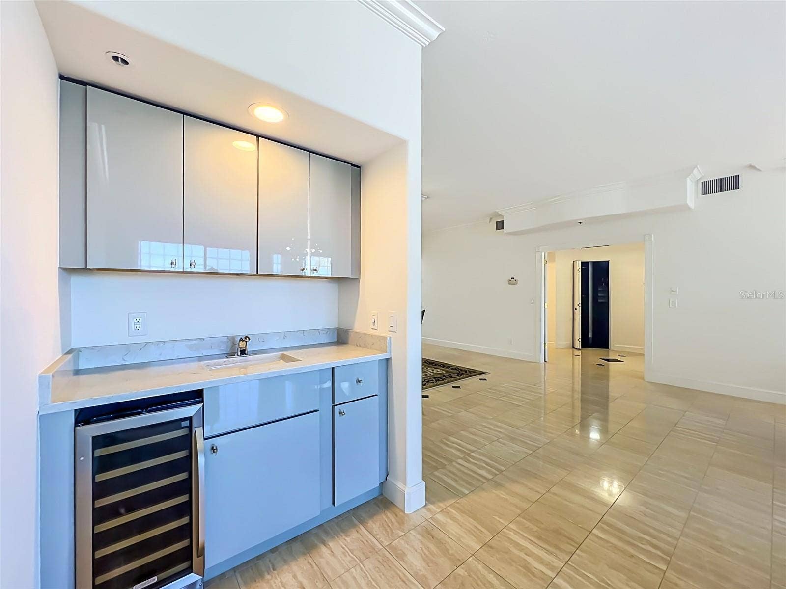 1110 W IVANHOE BOULEVARD, #9, Orlando, FL 32804 1110 W IVANHOE BOULEVARD, #9, Orlando, FL 32804