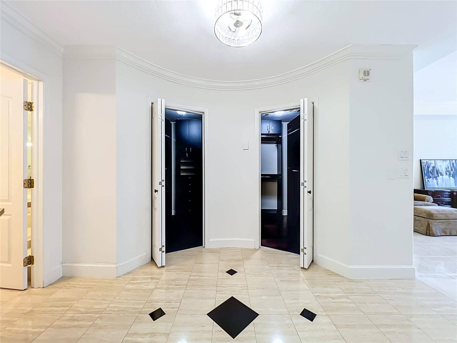 1110 W IVANHOE BOULEVARD, #9, Orlando, FL 32804 1110 W IVANHOE BOULEVARD, #9, Orlando, FL 32804