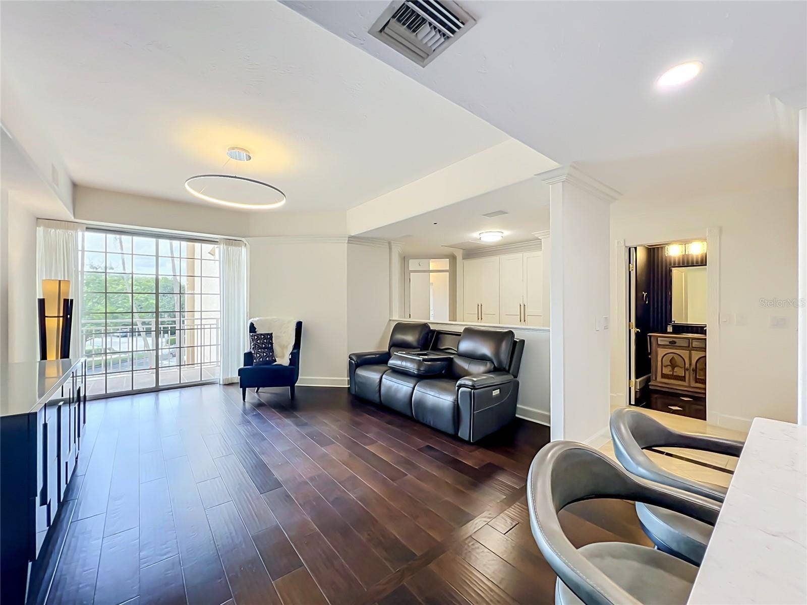 1110 W IVANHOE BOULEVARD, #9, Orlando, FL 32804 1110 W IVANHOE BOULEVARD, #9, Orlando, FL 32804