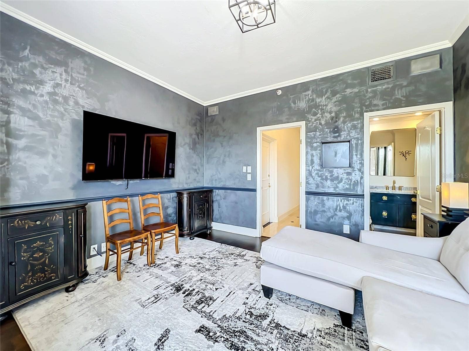 1110 W IVANHOE BOULEVARD, #9, Orlando, FL 32804 1110 W IVANHOE BOULEVARD, #9, Orlando, FL 32804