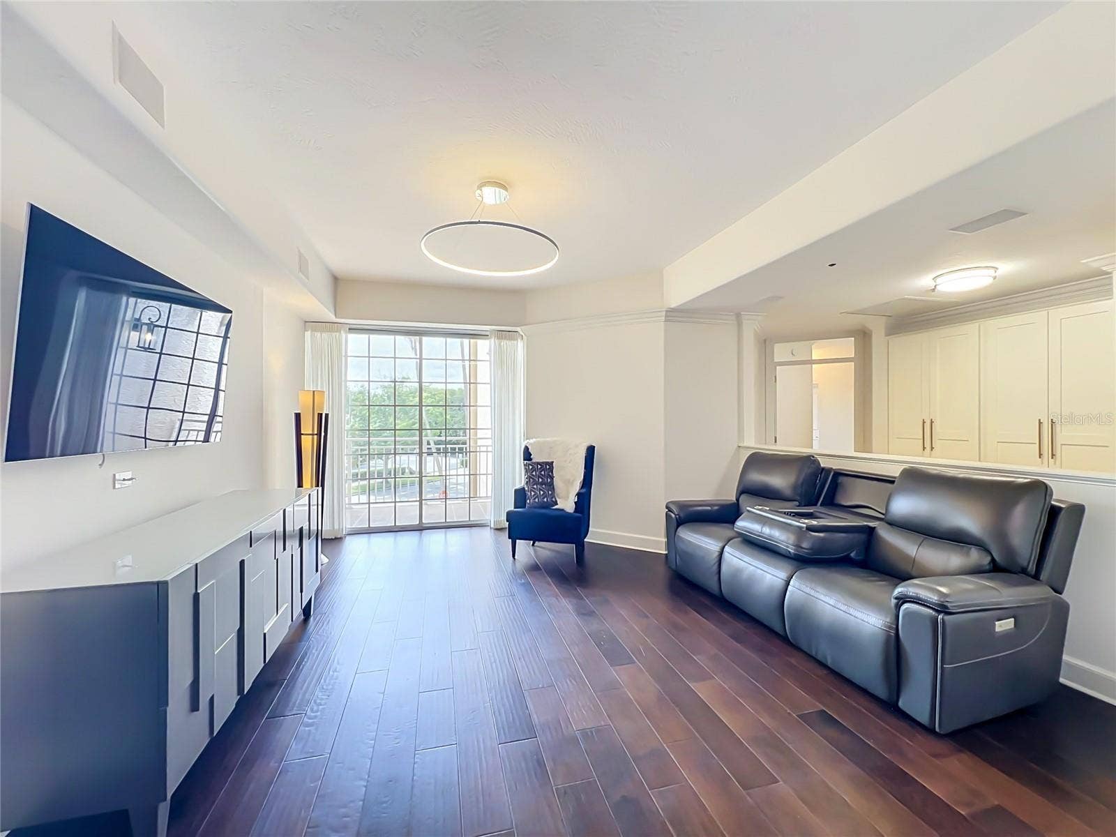 1110 W IVANHOE BOULEVARD, #9, Orlando, FL 32804 1110 W IVANHOE BOULEVARD, #9, Orlando, FL 32804