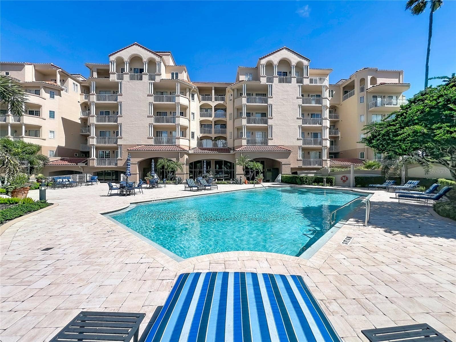 1110 W IVANHOE BOULEVARD, #9, Orlando, FL 32804 1110 W IVANHOE BOULEVARD, #9, Orlando, FL 32804