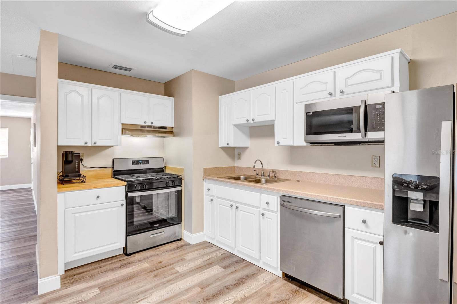 141 W CONNECTICUT AVENUE, Edgewater, FL 32132