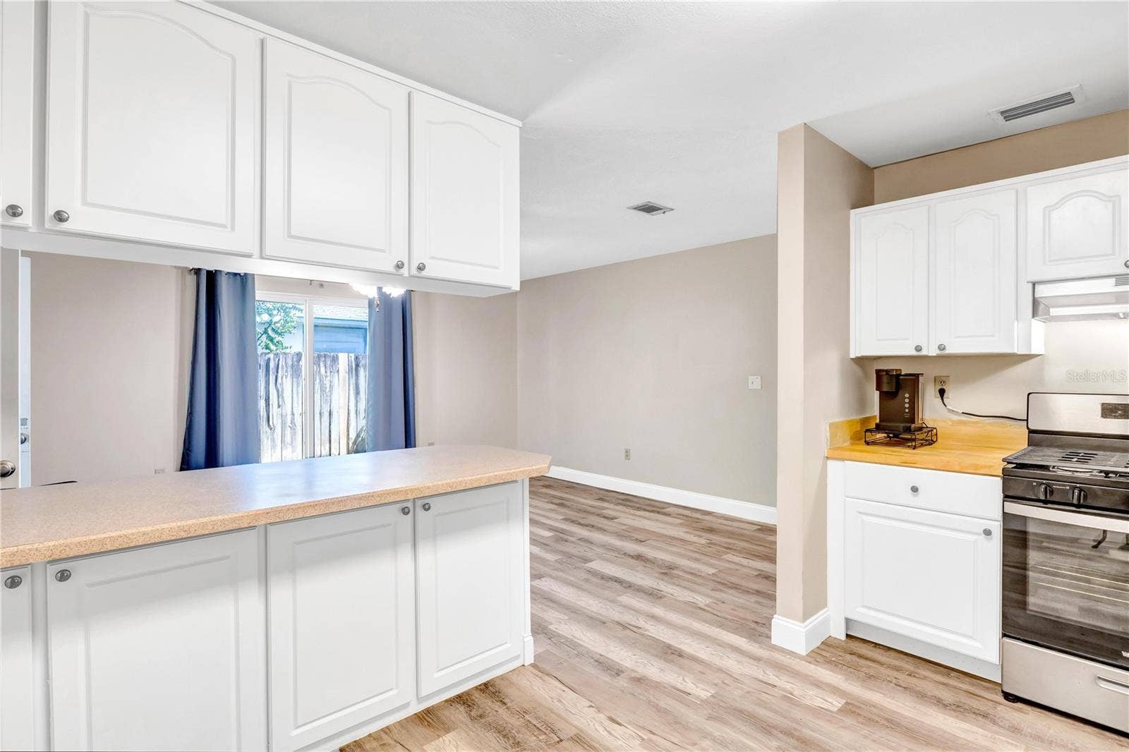 141 W CONNECTICUT AVENUE, Edgewater, FL 32132