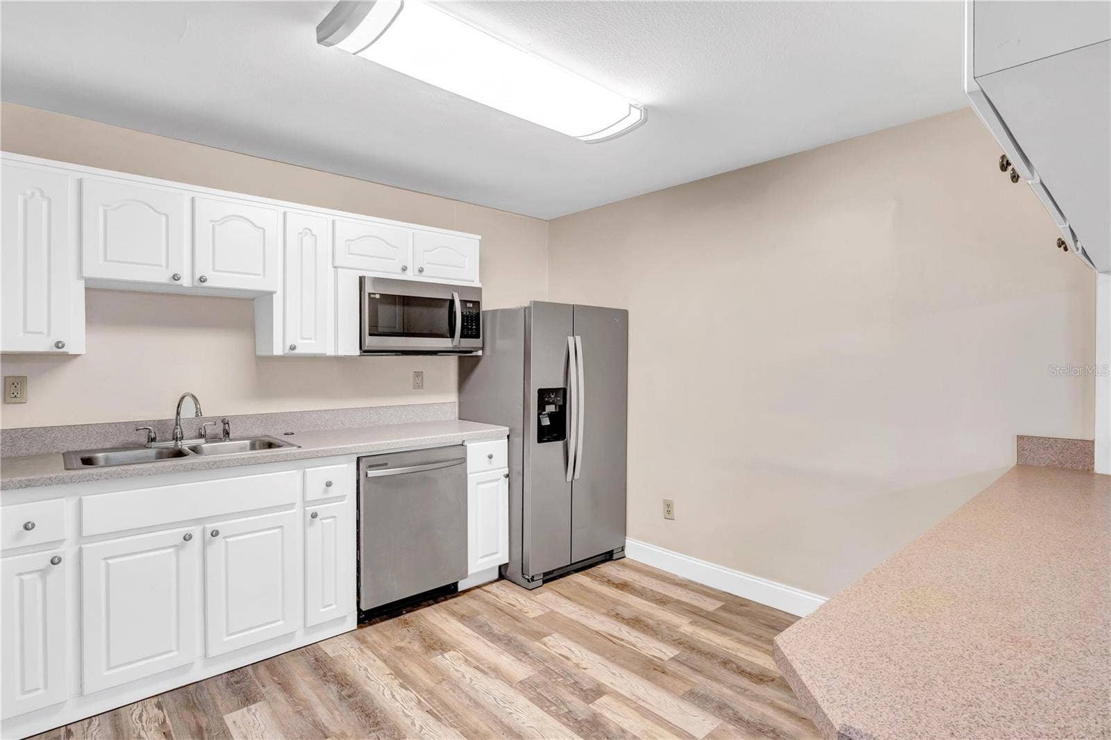 141 W CONNECTICUT AVENUE, Edgewater, FL 32132