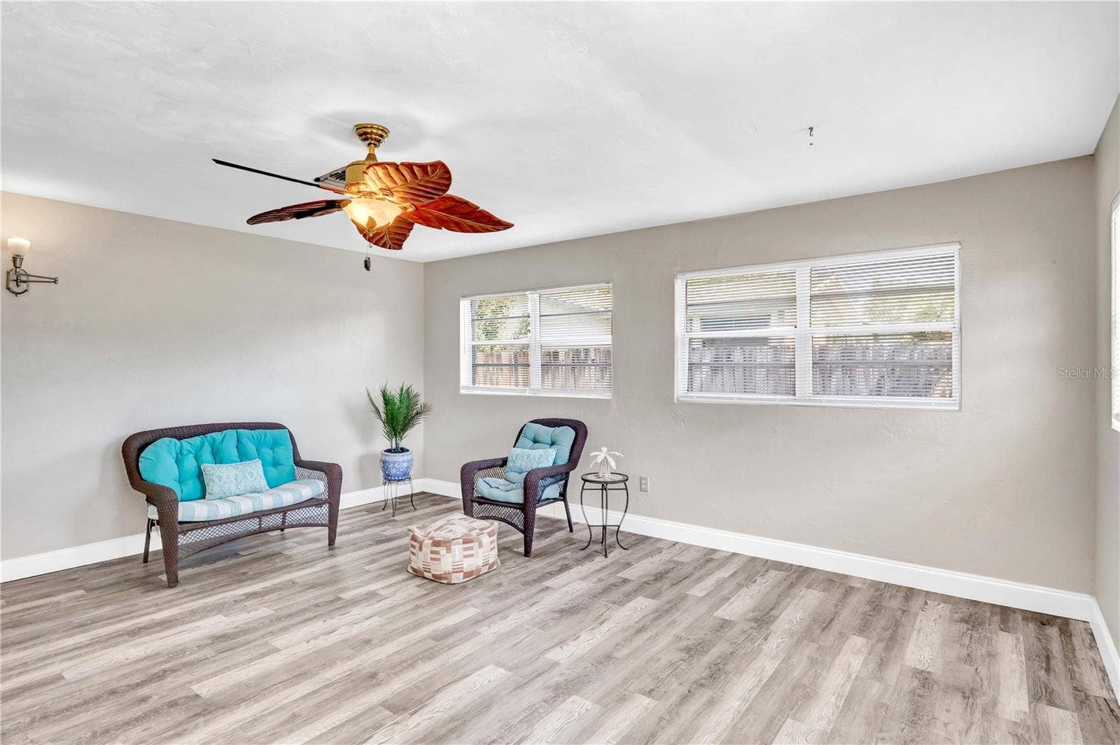 141 W CONNECTICUT AVENUE, Edgewater, FL 32132
