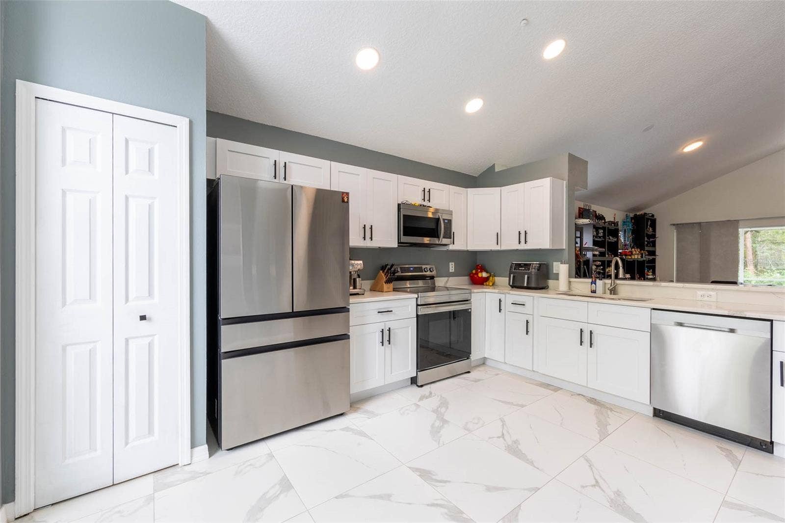 10720 SPRING BROOK LANE, Orlando, FL 32825 10720 SPRING BROOK LANE, Orlando, FL 32825