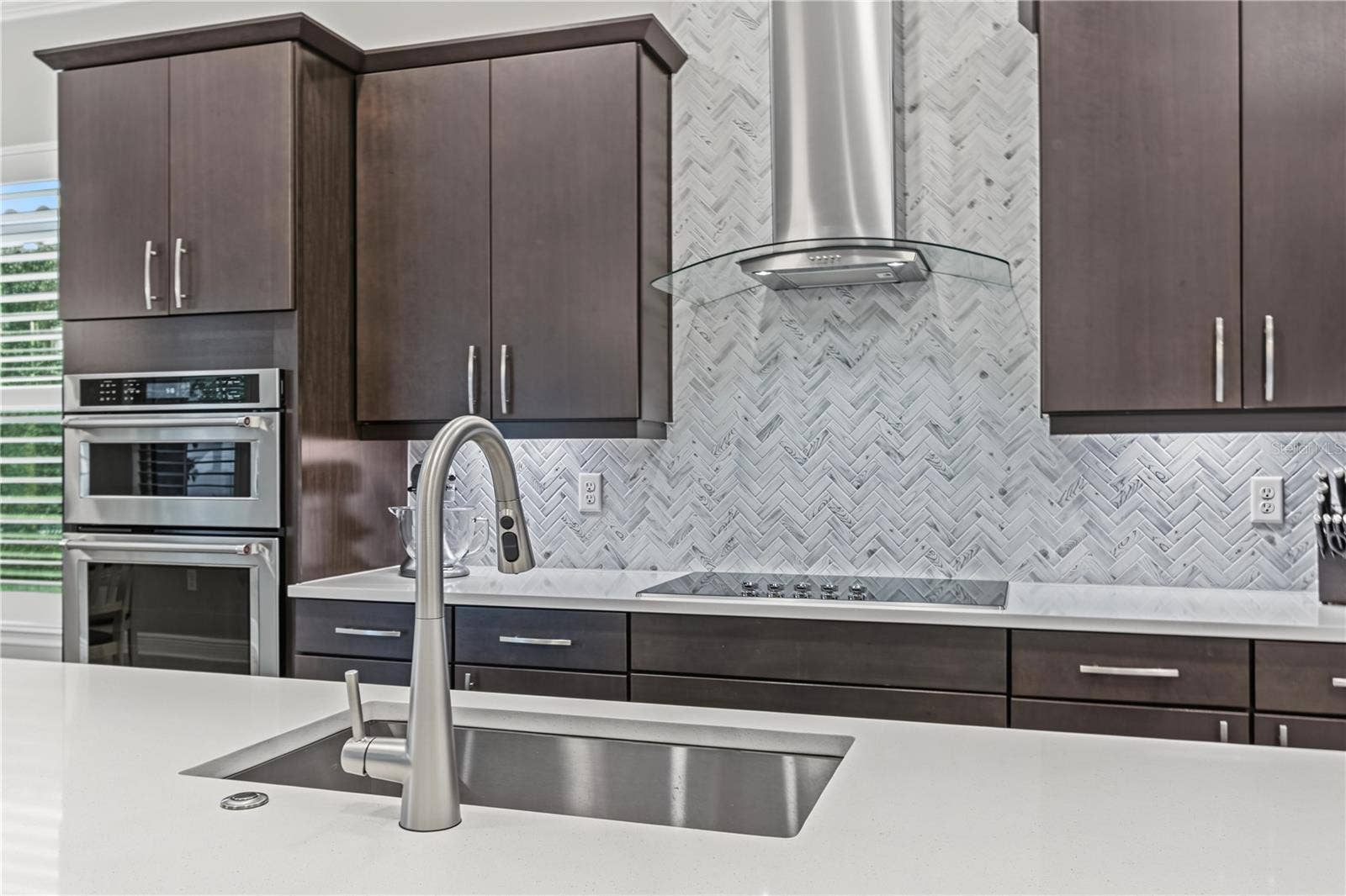 8037 LUDINGTON CIRCLE, Orlando, FL 32836 8037 LUDINGTON CIRCLE, Orlando, FL 32836