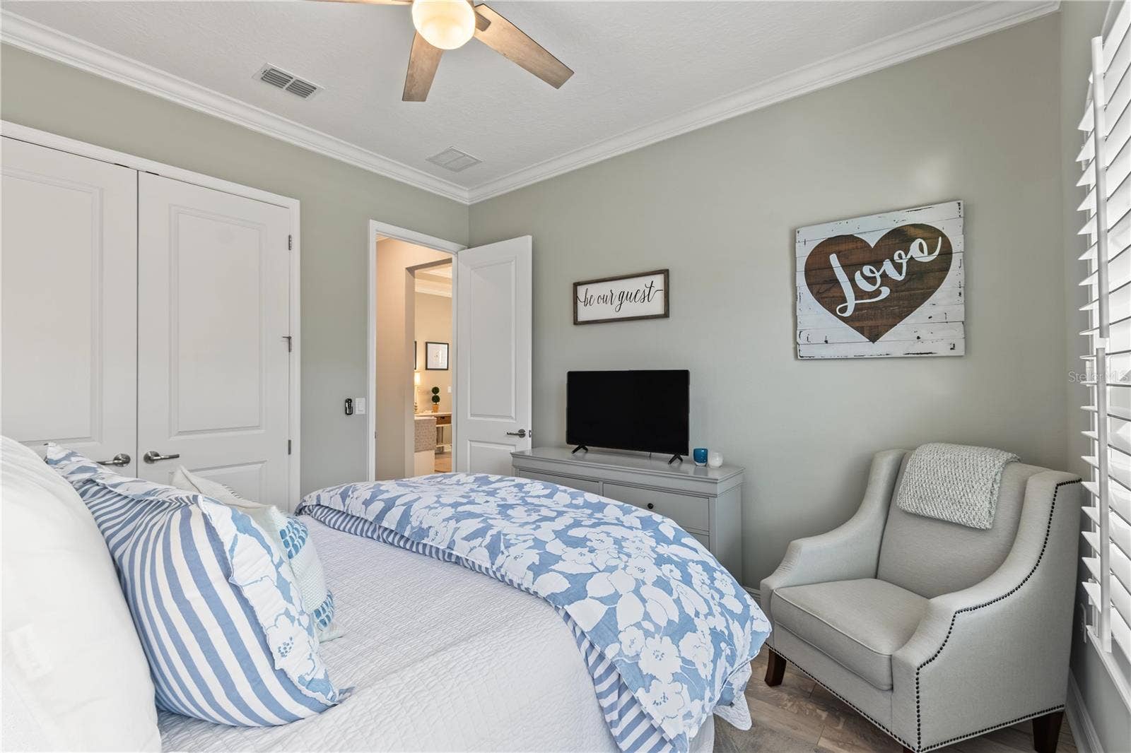 8037 LUDINGTON CIRCLE, Orlando, FL 32836 8037 LUDINGTON CIRCLE, Orlando, FL 32836