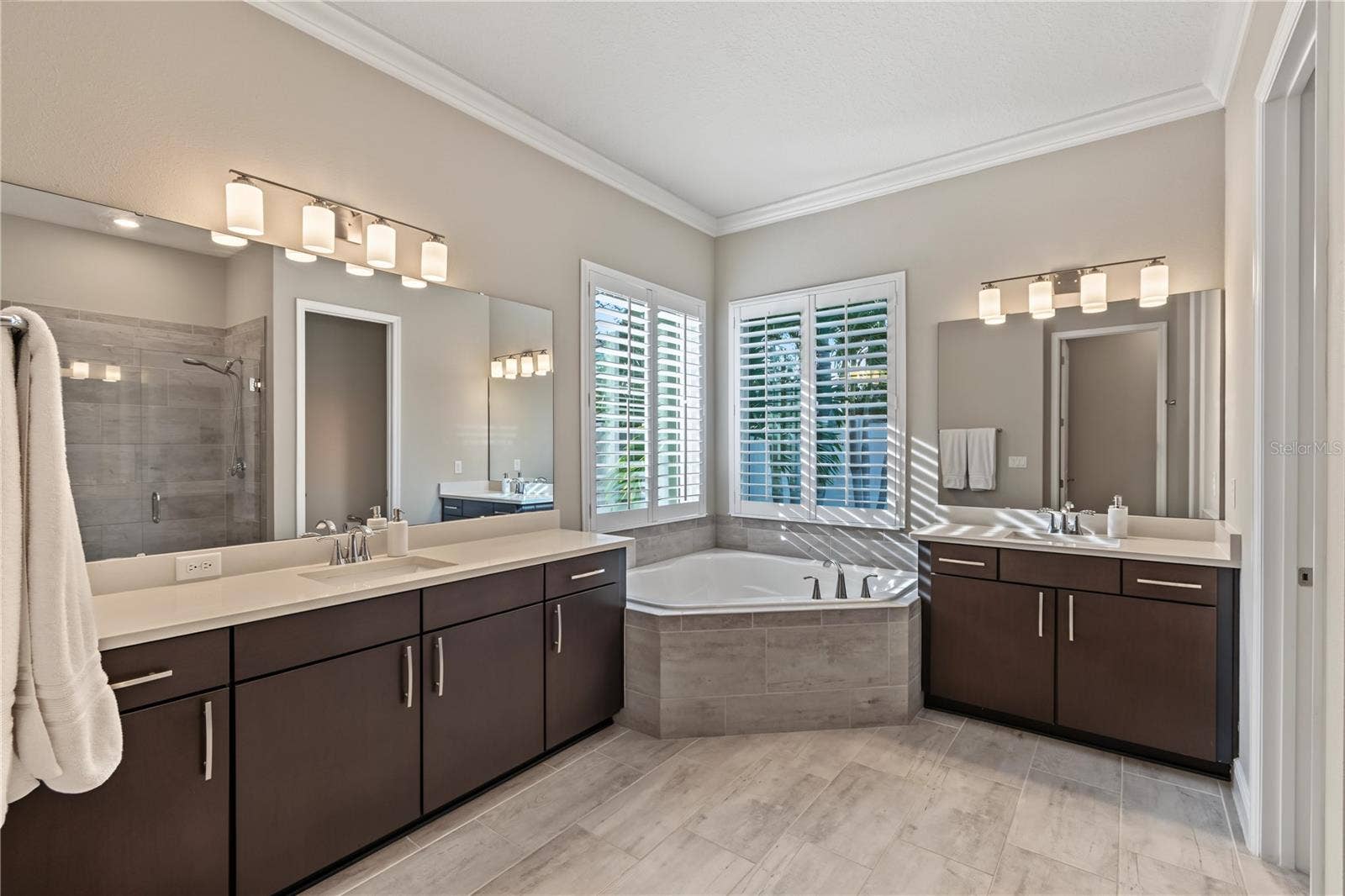 8037 LUDINGTON CIRCLE, Orlando, FL 32836 8037 LUDINGTON CIRCLE, Orlando, FL 32836