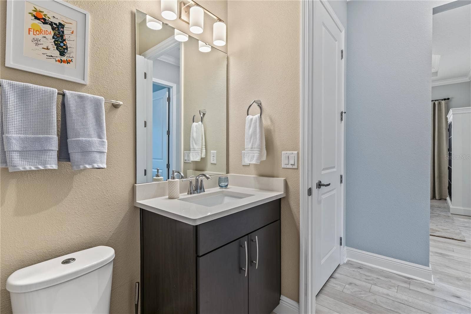 8037 LUDINGTON CIRCLE, Orlando, FL 32836 8037 LUDINGTON CIRCLE, Orlando, FL 32836