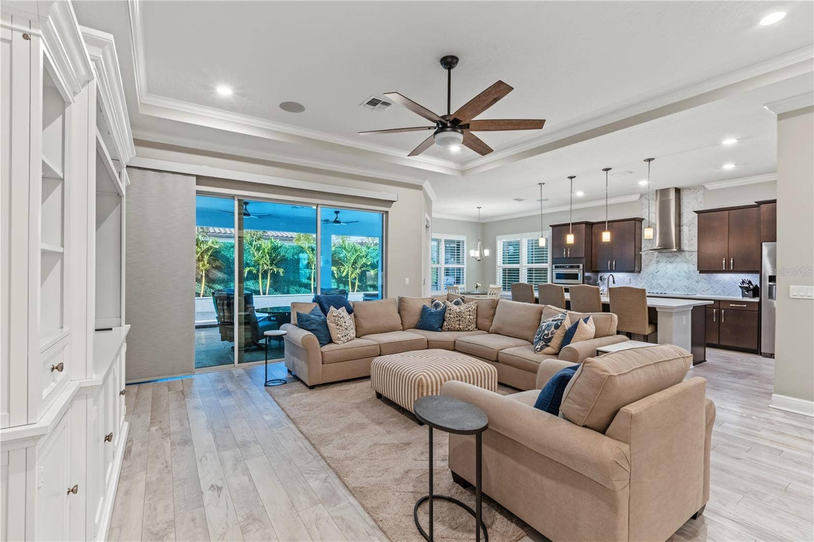 8037 LUDINGTON CIRCLE, Orlando, FL 32836 8037 LUDINGTON CIRCLE, Orlando, FL 32836