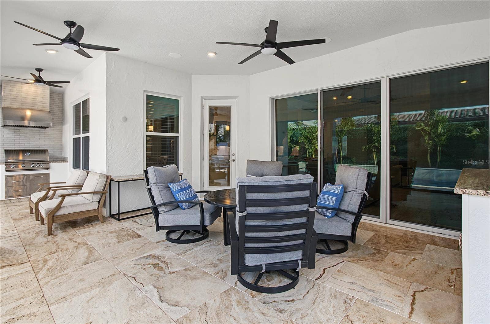 8037 LUDINGTON CIRCLE, Orlando, FL 32836 8037 LUDINGTON CIRCLE, Orlando, FL 32836