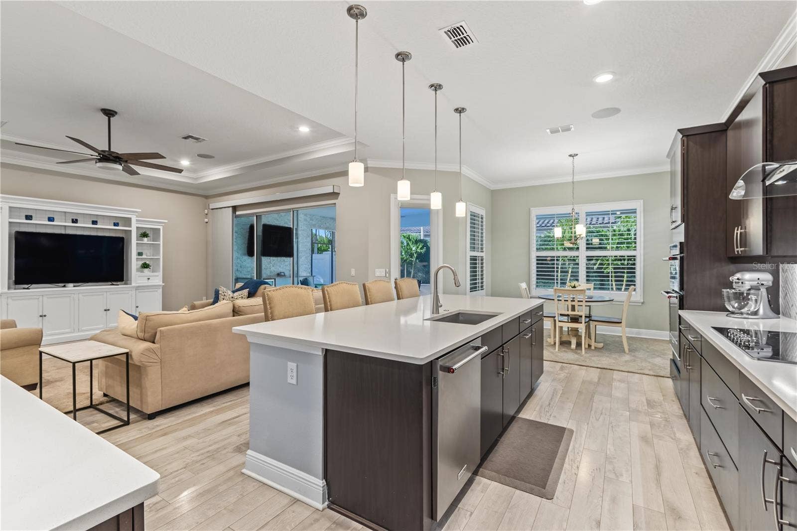 8037 LUDINGTON CIRCLE, Orlando, FL 32836 8037 LUDINGTON CIRCLE, Orlando, FL 32836