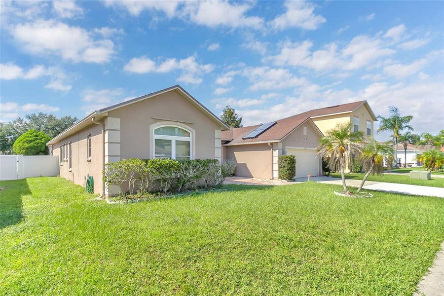 Property photo for 428 ACACIA TREE WAY, Kissimmee, FL
