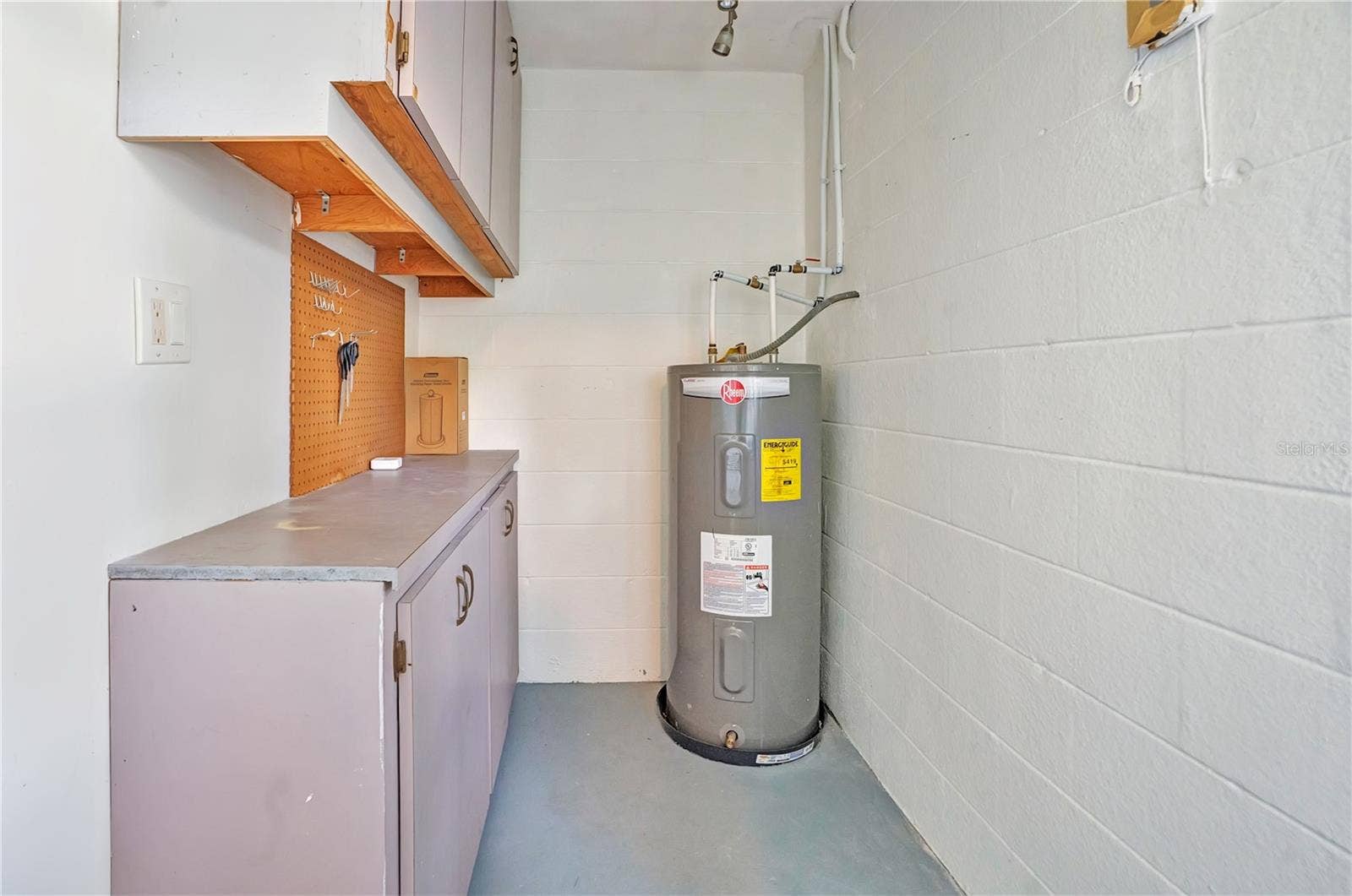 4415 HAYLOCK DRIVE, Orlando, FL 32807 Workshop area off of garage