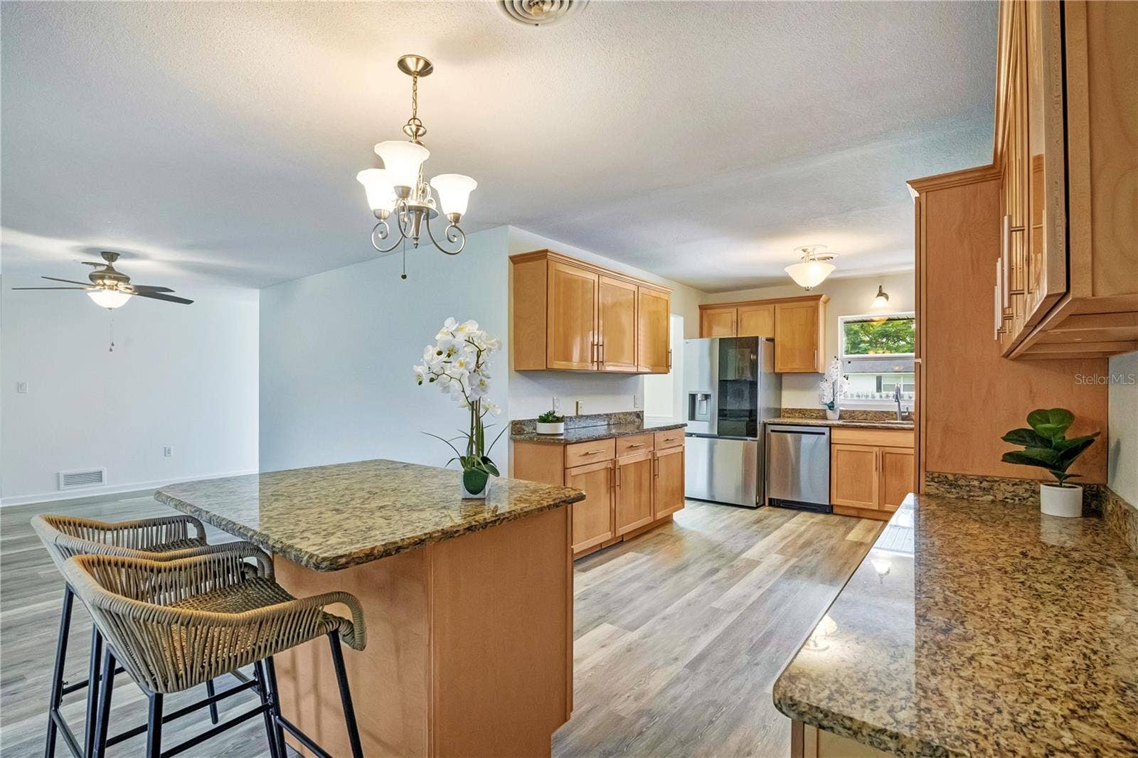 4415 HAYLOCK DRIVE, Orlando, FL 32807 Kitchen with brand new appliances
