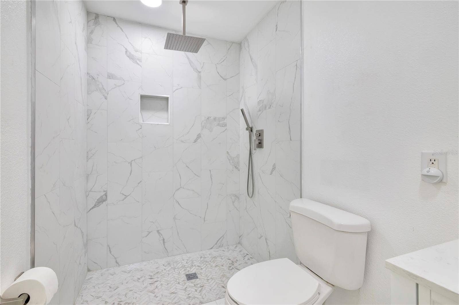 4415 HAYLOCK DRIVE, Orlando, FL 32807 4415 HAYLOCK DRIVE, Orlando, FL 32807