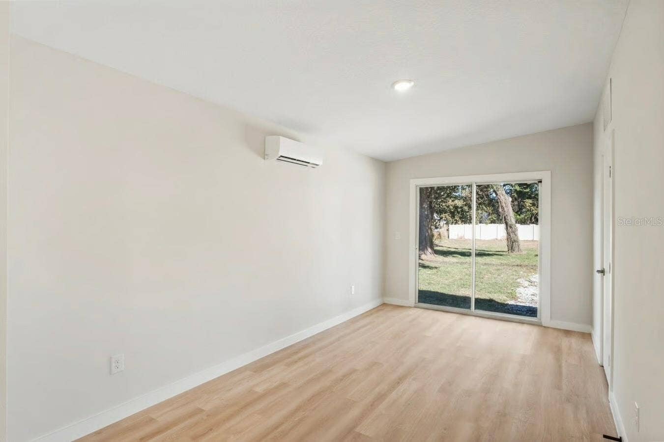 1922 CLOVERLAWN AVENUE, Orlando, FL 32806 1922 CLOVERLAWN AVENUE, Orlando, FL 32806