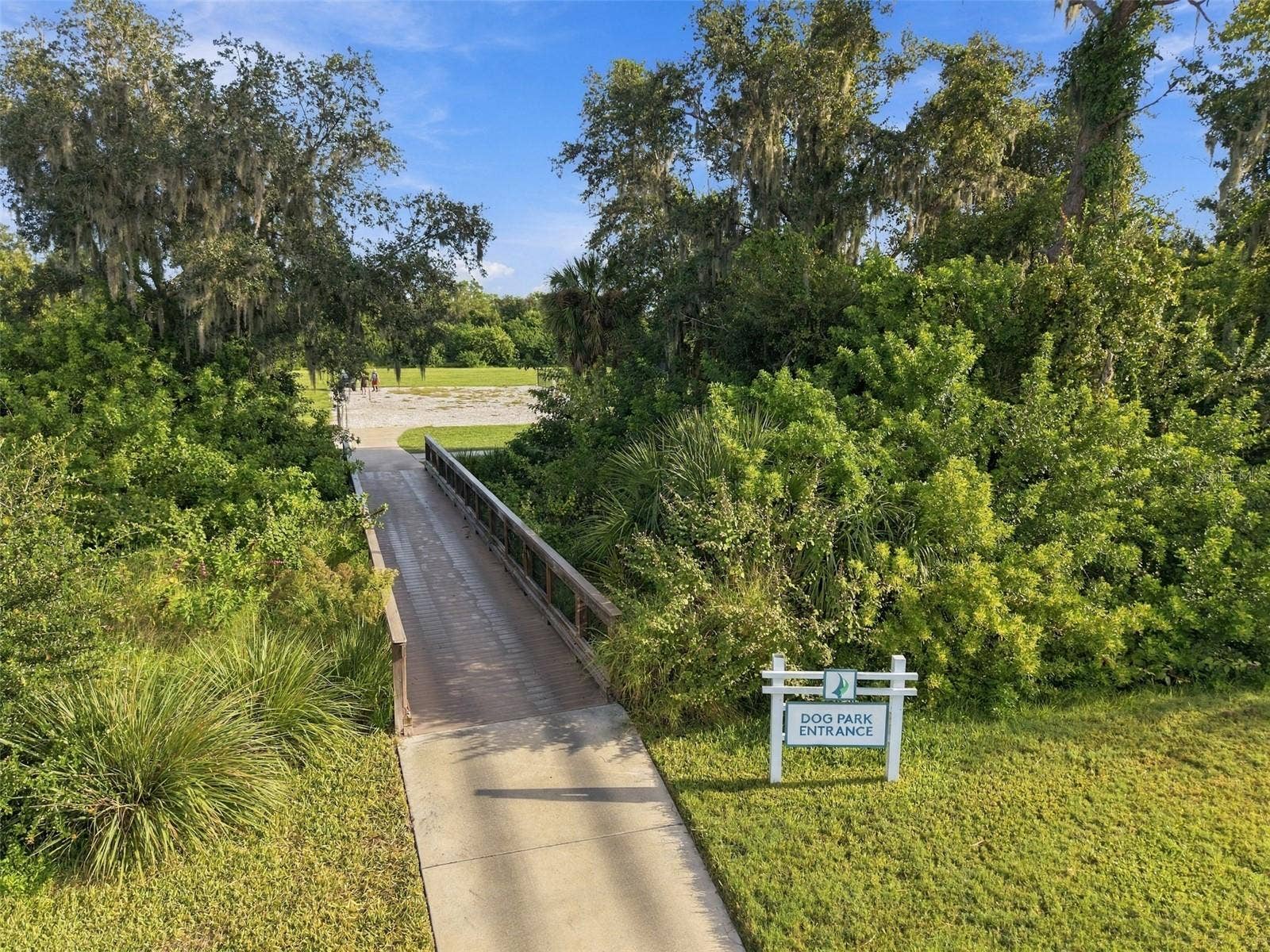 9260 BALLASTER POINTE LOOP, Parrish, FL 34219 Your dog will love it here!