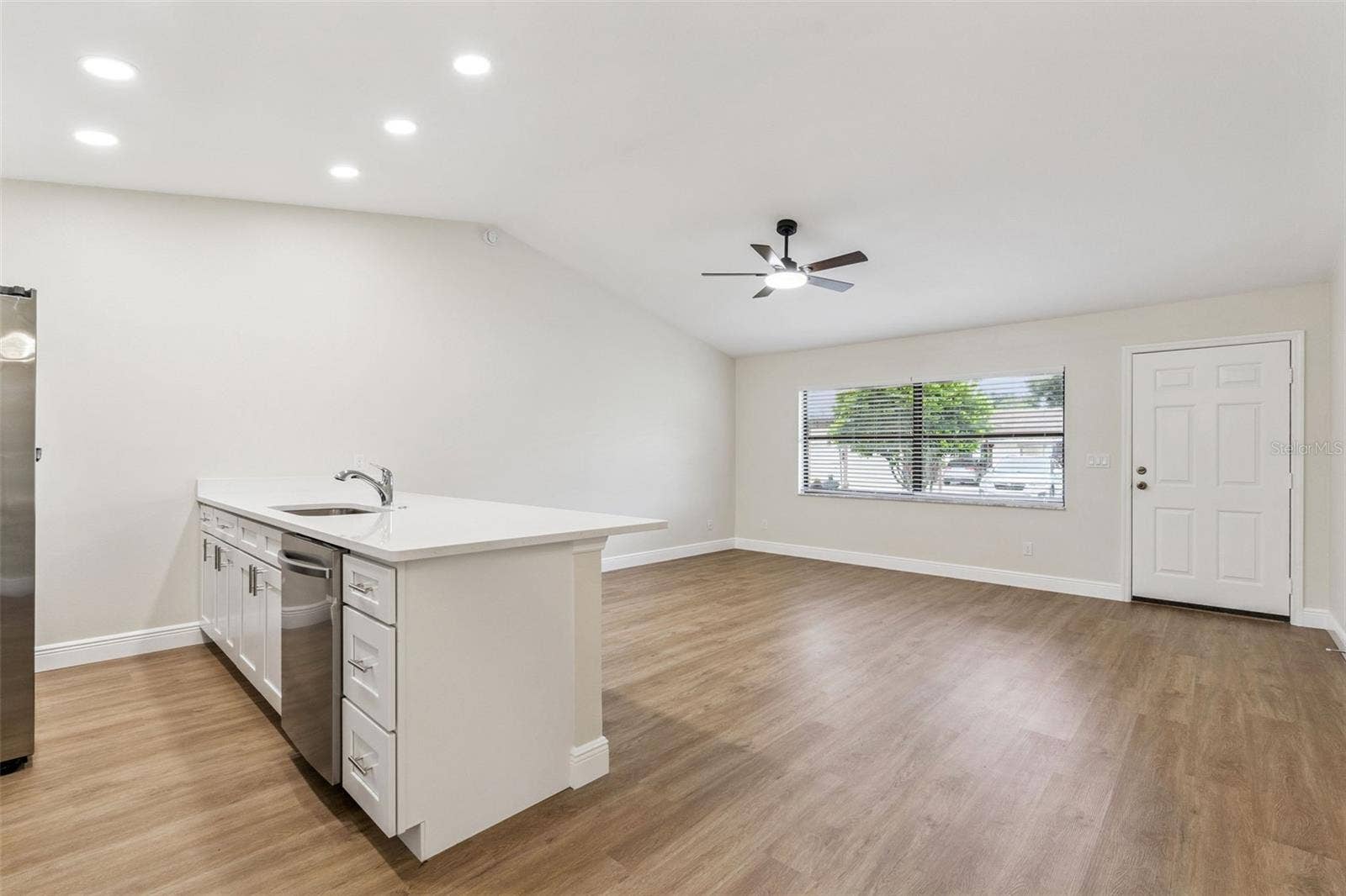 12441 ORANGEWOOD CIRCLE, Tavares, FL 32778