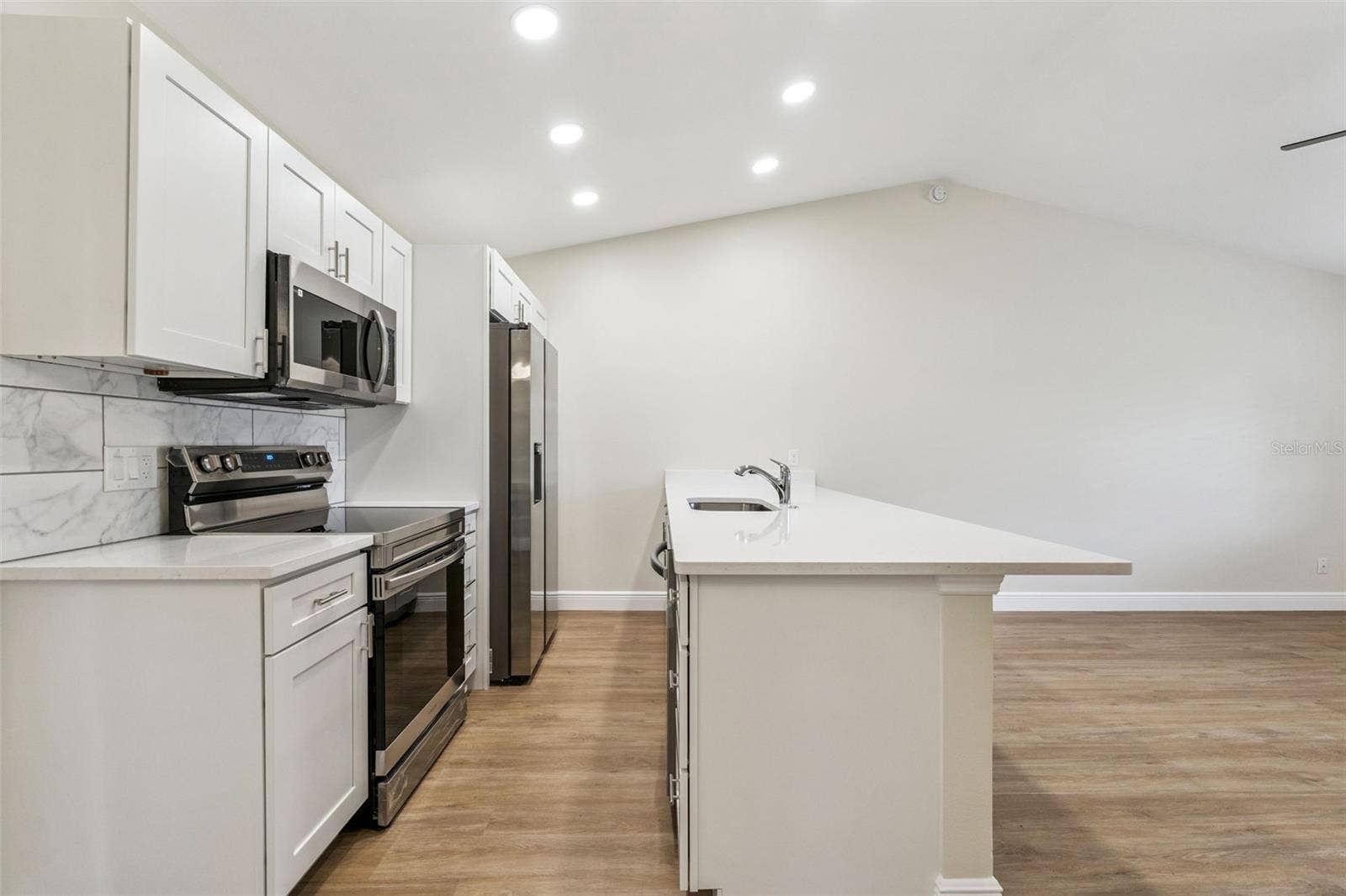 12441 ORANGEWOOD CIRCLE, Tavares, FL 32778