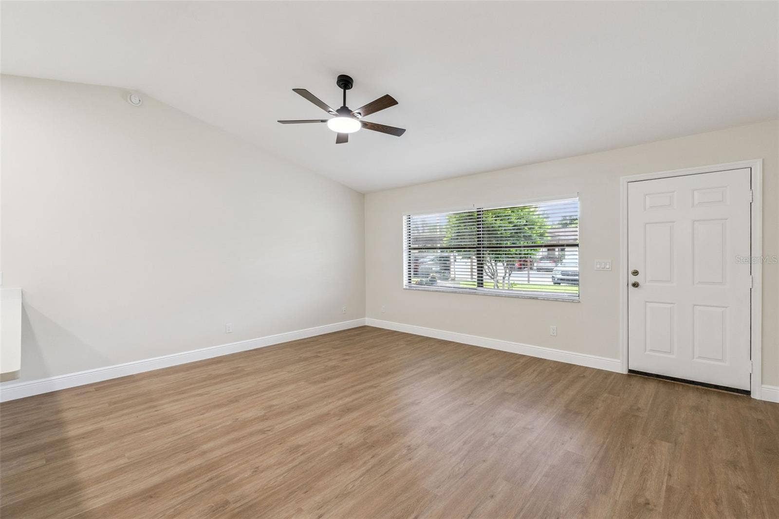 12441 ORANGEWOOD CIRCLE, Tavares, FL 32778