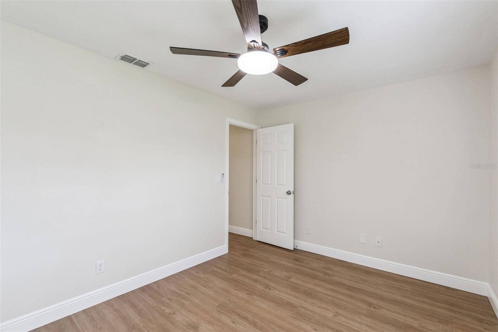 12441 ORANGEWOOD CIRCLE, Tavares, FL 32778