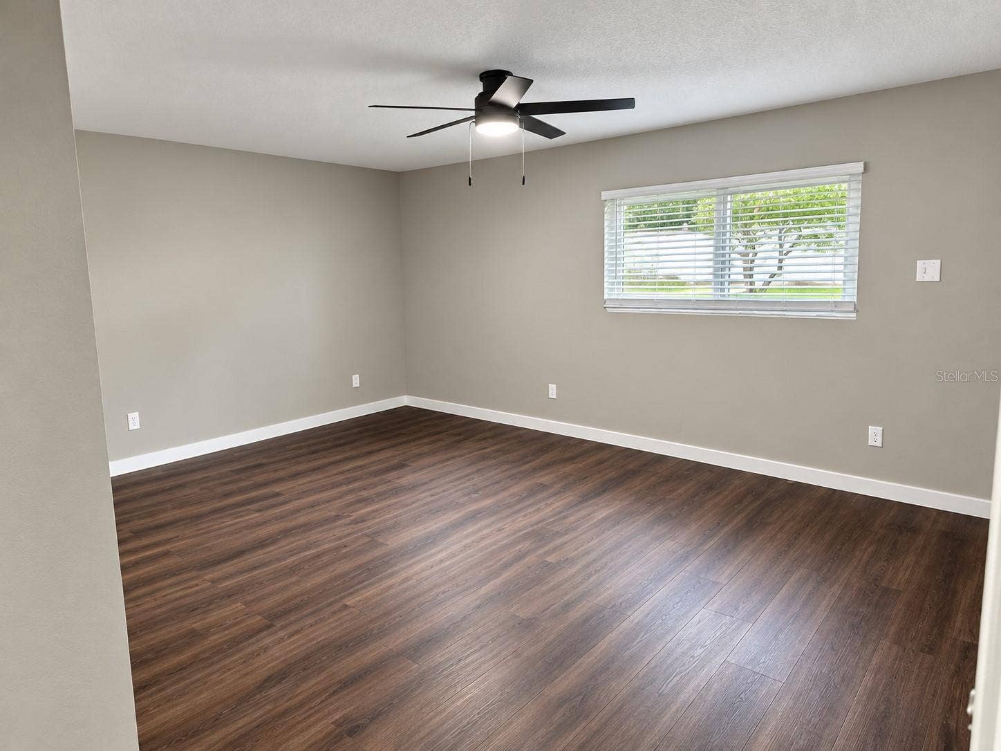 HUGE OWNERS SUITE...plus 2 more ensuites too !
