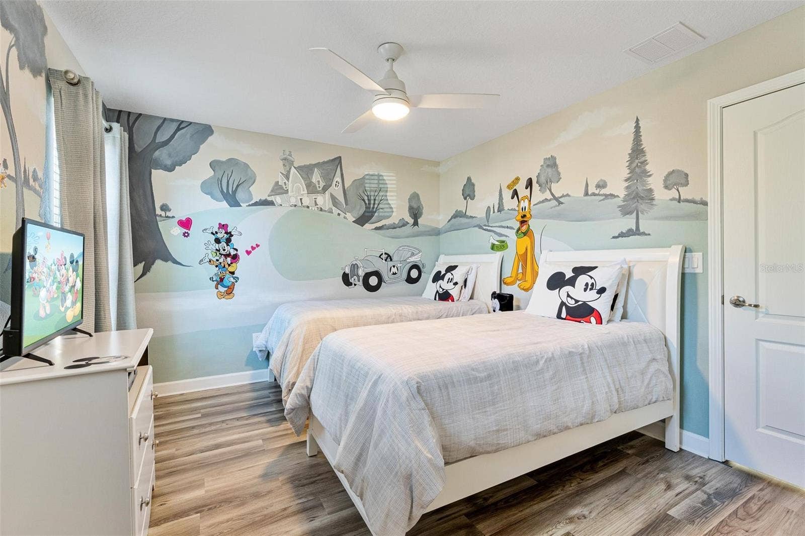 2985 BUCCANEER PALM ROAD, Kissimmee, FL 34747