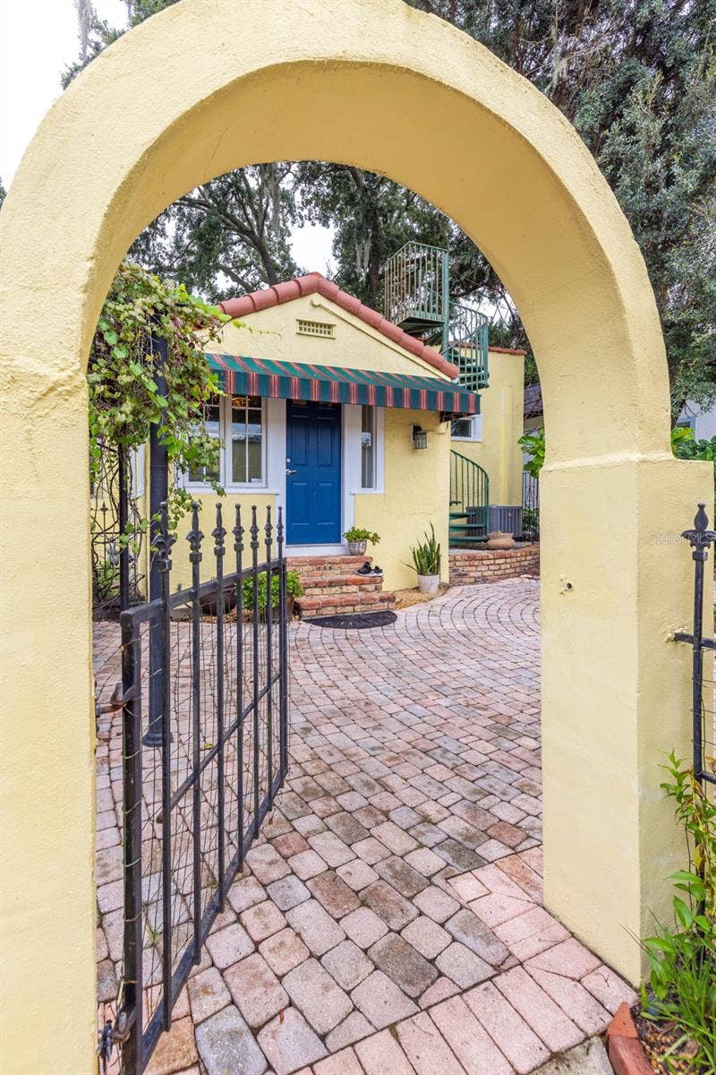 1002 DELANEY PARK DRIVE, Orlando, FL 32806 1002 DELANEY PARK DRIVE, Orlando, FL 32806