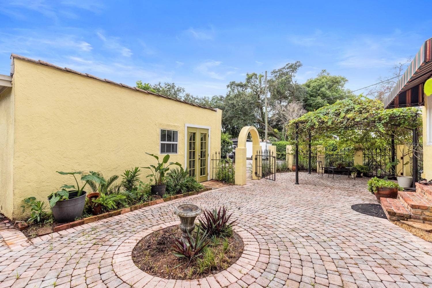 1002 DELANEY PARK DRIVE, Orlando, FL 32806 1002 DELANEY PARK DRIVE, Orlando, FL 32806