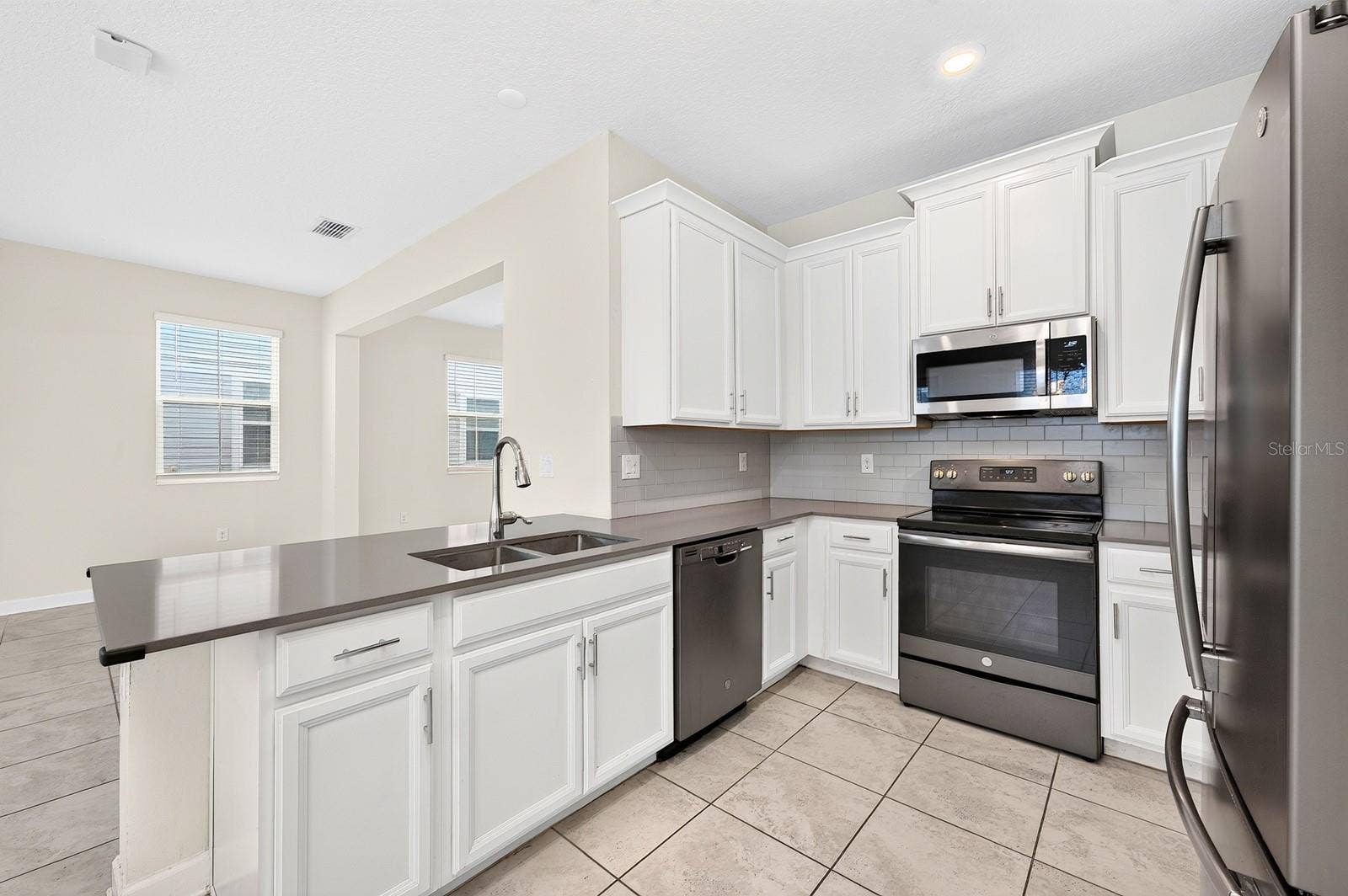 4911 TRIBUTE TRAIL, Kissimmee, FL 34746 Kitchen