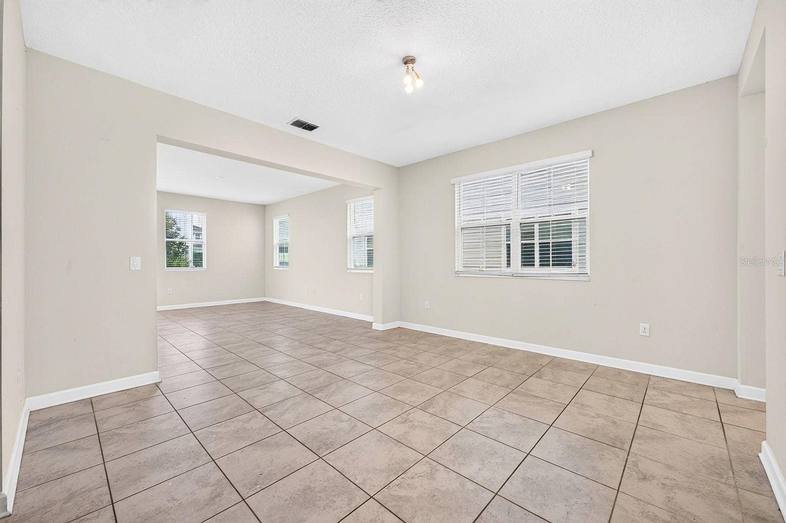 4911 TRIBUTE TRAIL, Kissimmee, FL 34746 4911 TRIBUTE TRAIL, Kissimmee, FL 34746