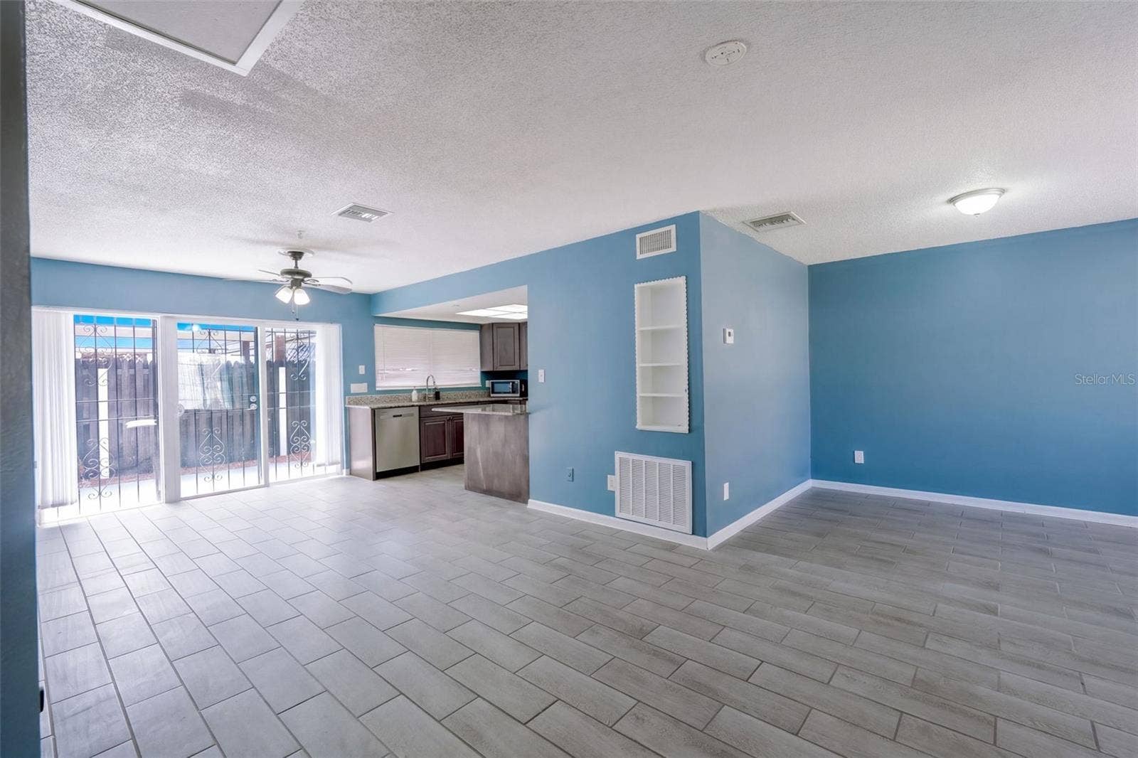 5423 BROOKSWOOD WAY, #801, Orlando, FL 32808 5423 BROOKSWOOD WAY, #801, Orlando, FL 32808