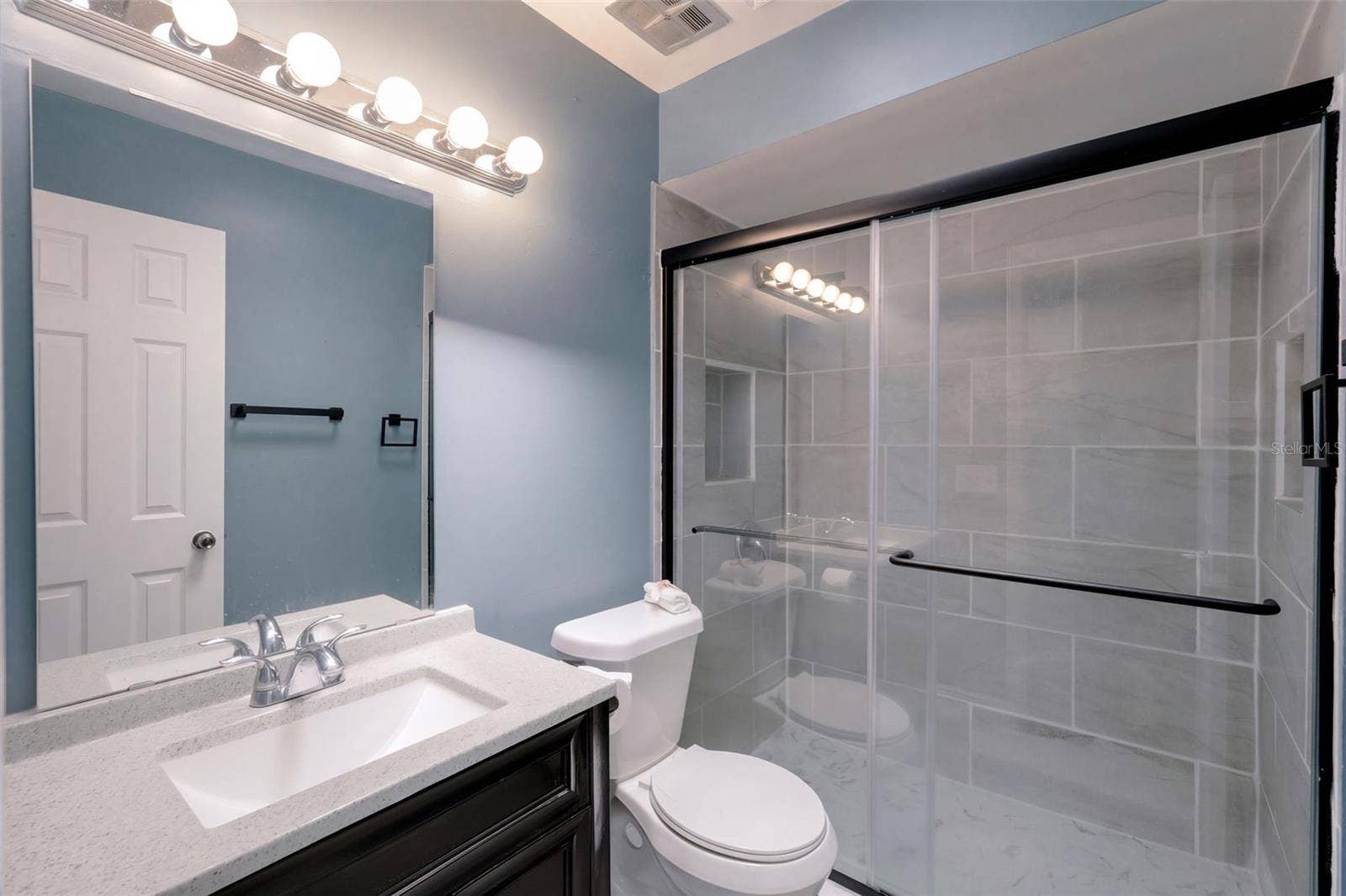 5423 BROOKSWOOD WAY, #801, Orlando, FL 32808 5423 BROOKSWOOD WAY, #801, Orlando, FL 32808