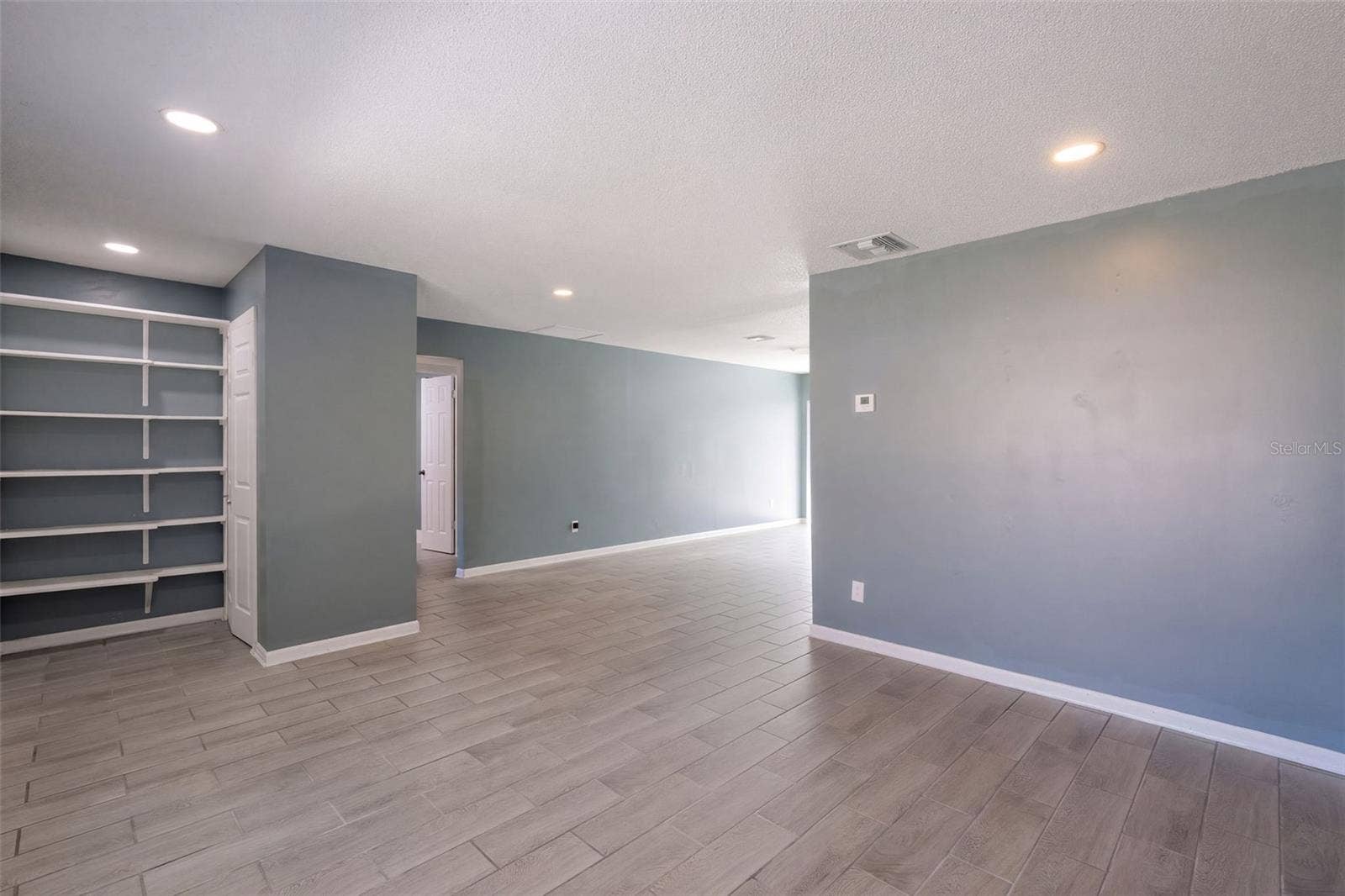 5423 BROOKSWOOD WAY, #801, Orlando, FL 32808 5423 BROOKSWOOD WAY, #801, Orlando, FL 32808