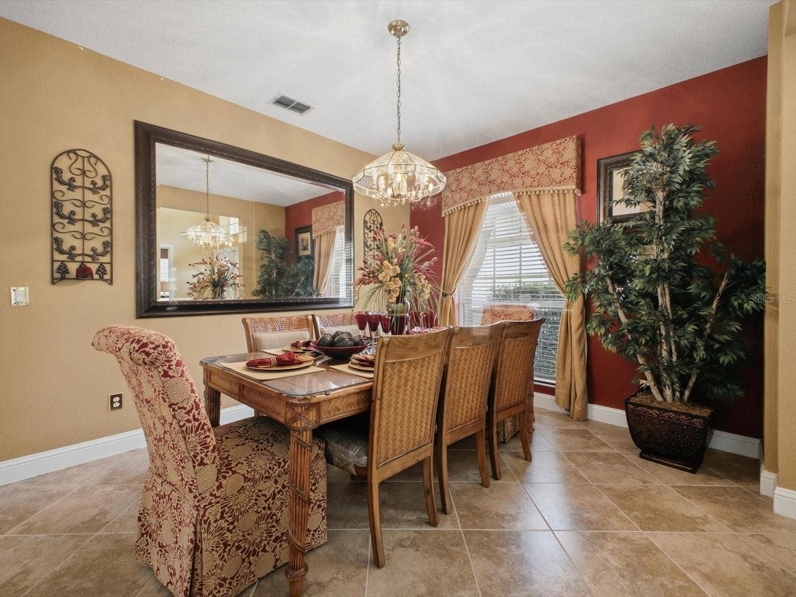 209 N HAMPTON DR, Davenport, FL 33897 209 N HAMPTON DR, Davenport, FL 33897