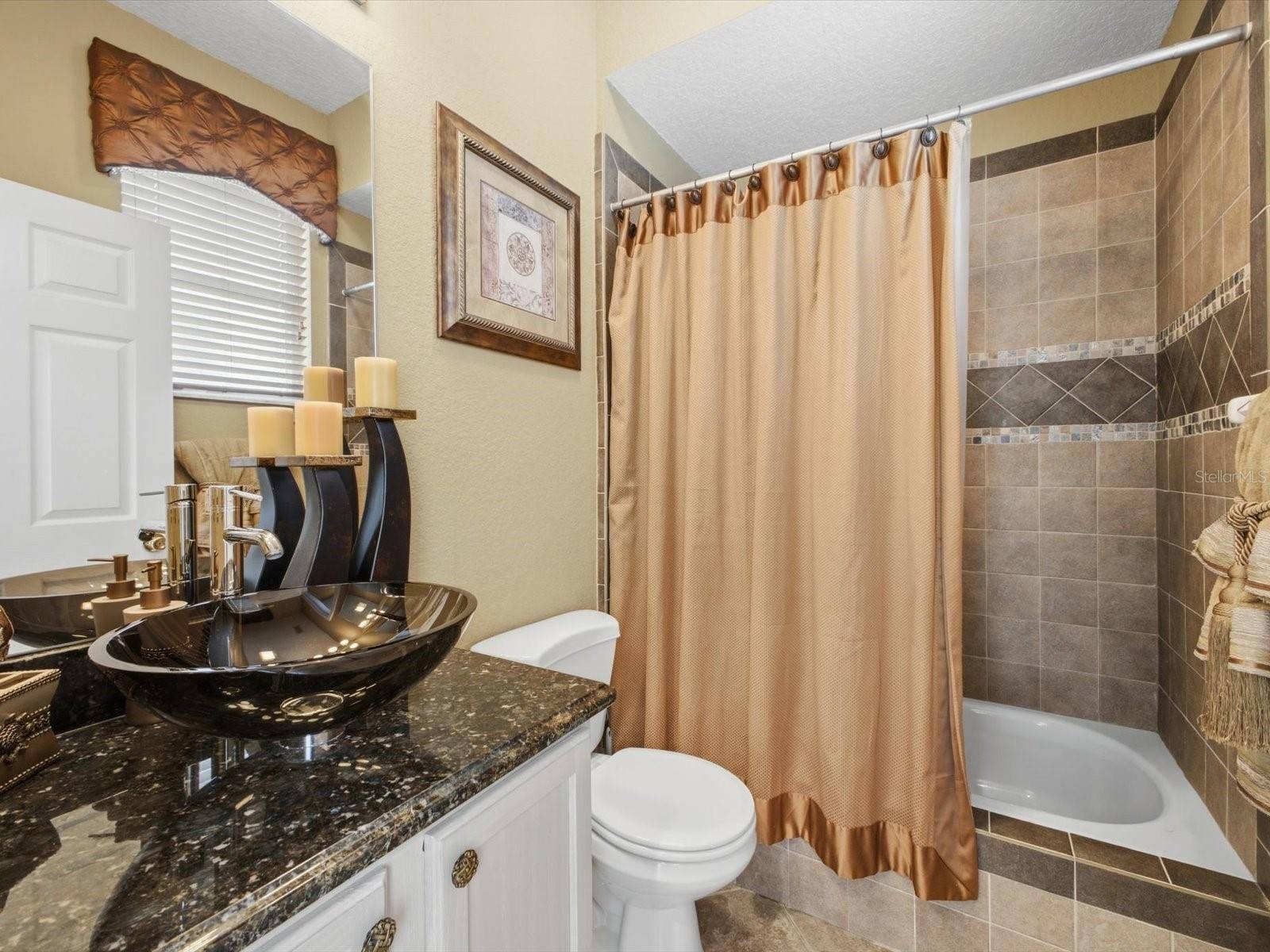 209 N HAMPTON DR, Davenport, FL 33897 209 N HAMPTON DR, Davenport, FL 33897