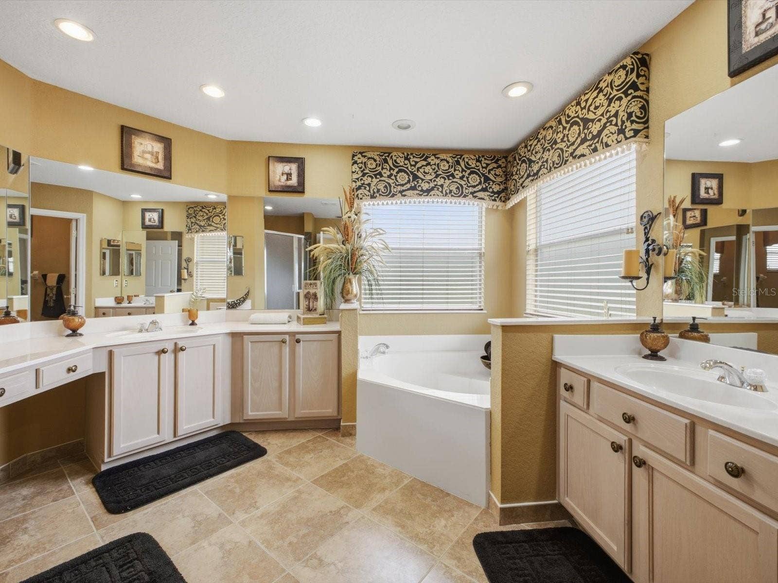 209 N HAMPTON DR, Davenport, FL 33897 209 N HAMPTON DR, Davenport, FL 33897