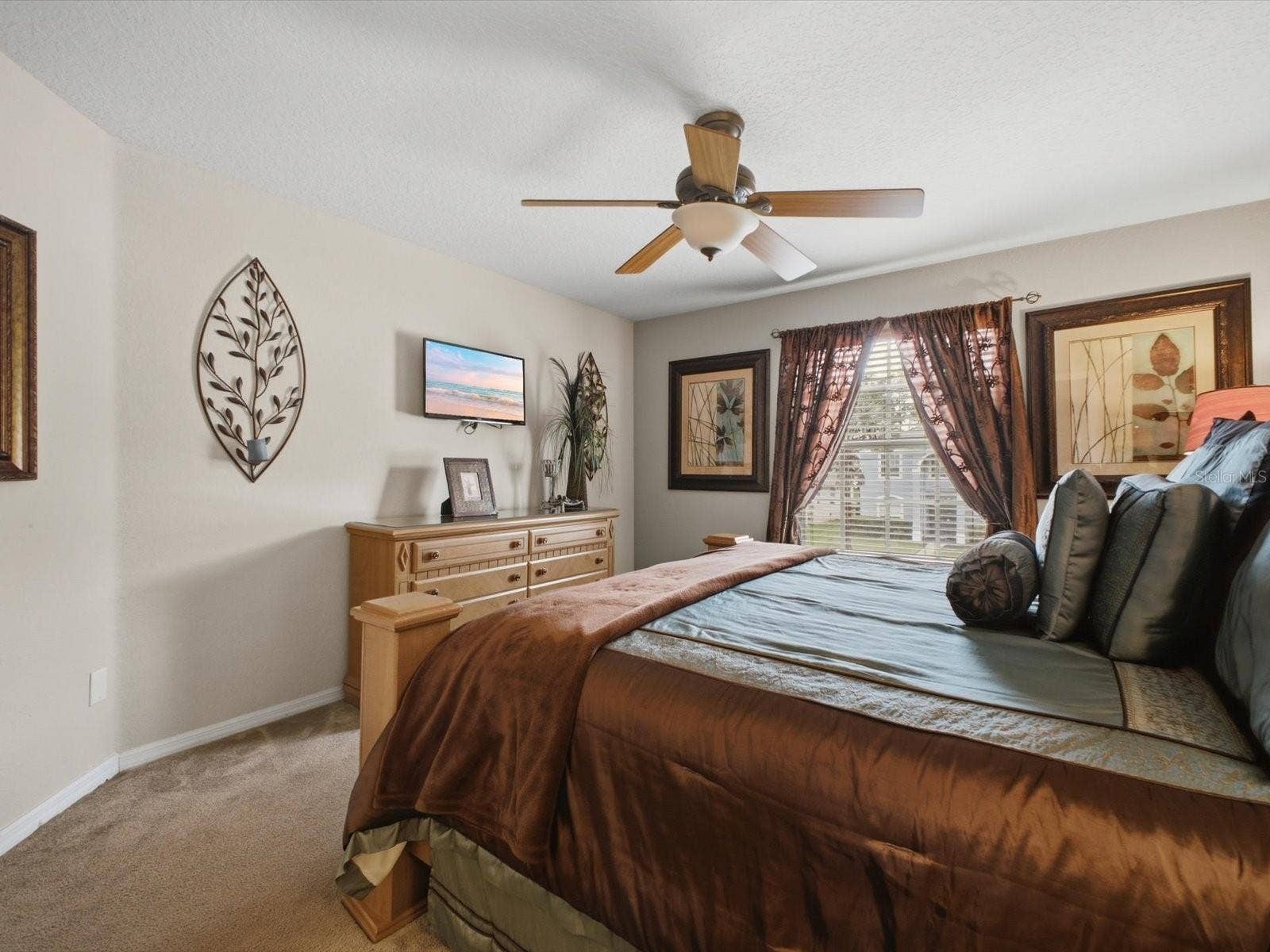 209 N HAMPTON DR, Davenport, FL 33897 209 N HAMPTON DR, Davenport, FL 33897