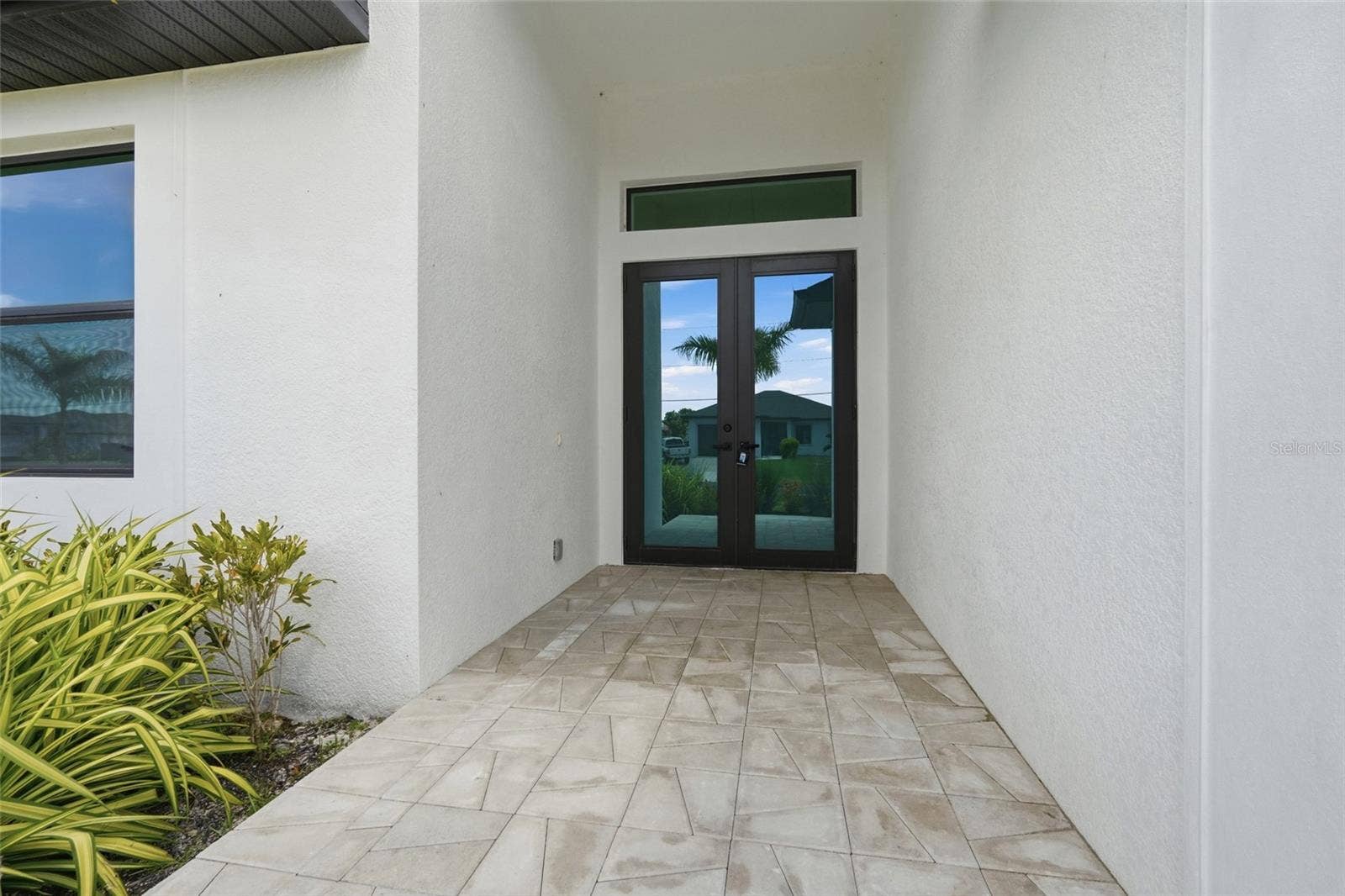329 NE 15TH TERRACE, Cape Coral, FL 33909 Entrance
