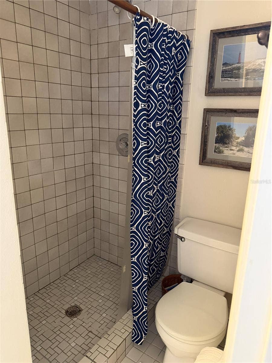 1114 WALD ROAD, Orlando, FL 32806 Bonus room full bath