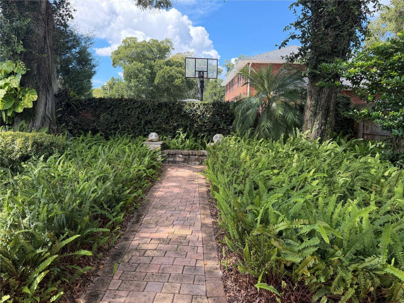 1114 WALD ROAD, Orlando, FL 32806 Mature landscaping