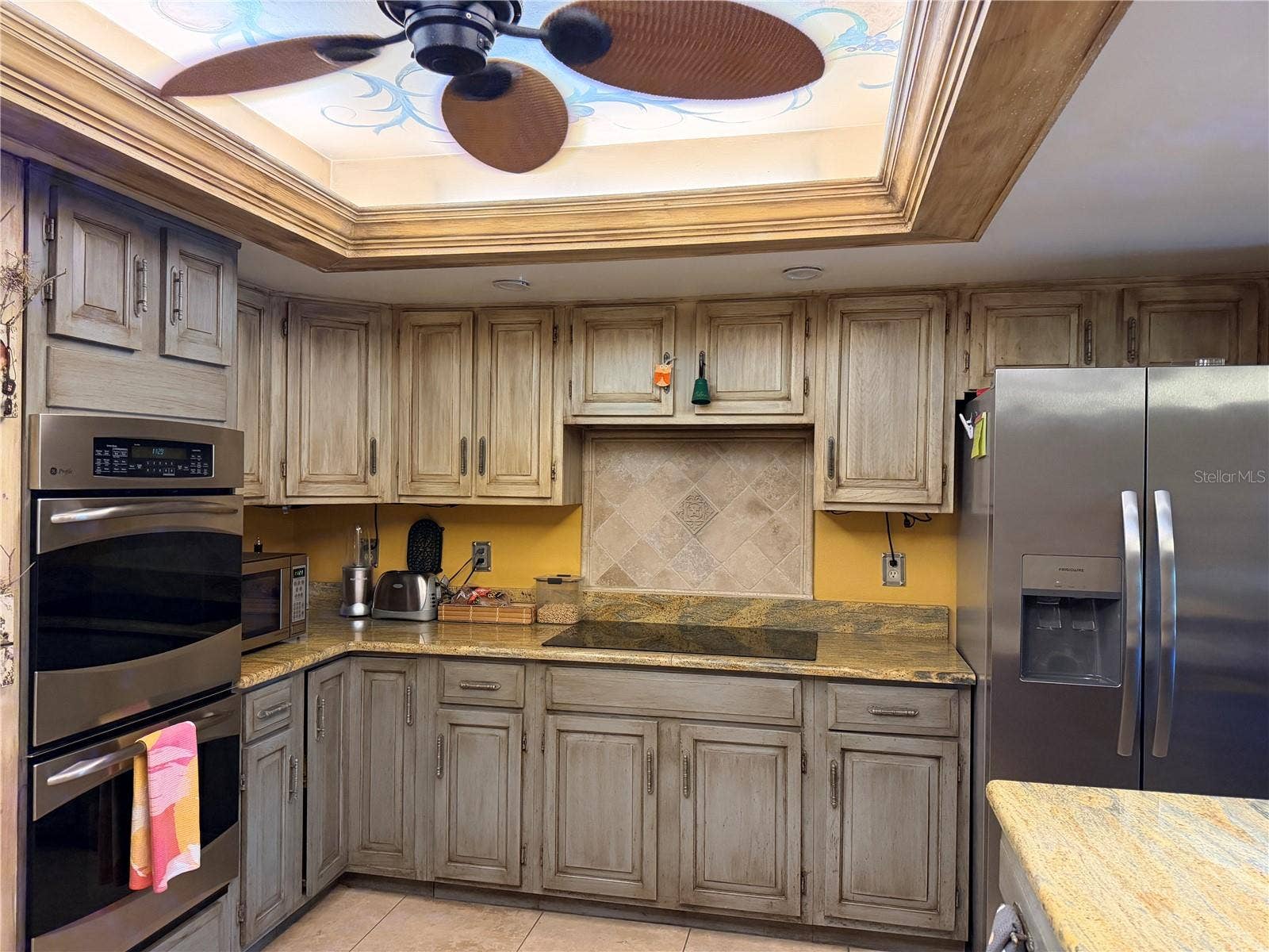 1114 WALD ROAD, Orlando, FL 32806 Double Ovens