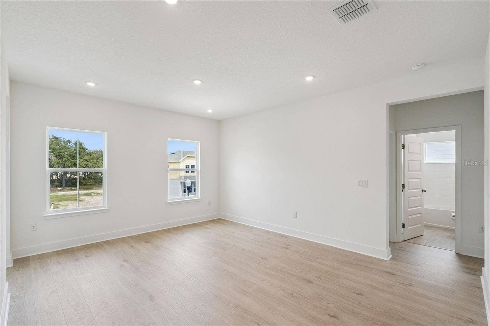 17602 JAPONICA BLOOM DRIVE, Winter Garden, FL 34787 Representative photo loving room