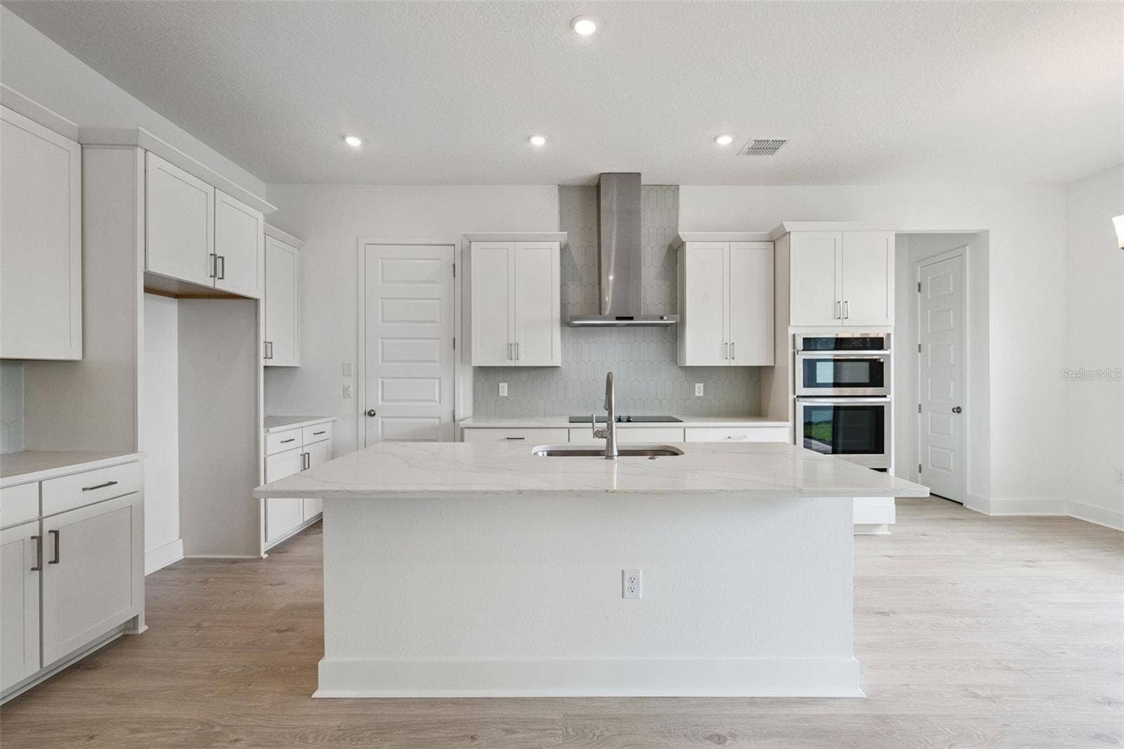 17602 JAPONICA BLOOM DRIVE, Winter Garden, FL 34787 Representative photo kitchen